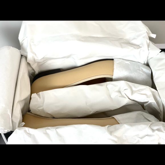 CHANEL Rare Aged Lambskin Cap Toe CC Ballerina Flats. New with tags, never worn. - Picture 5 of 15